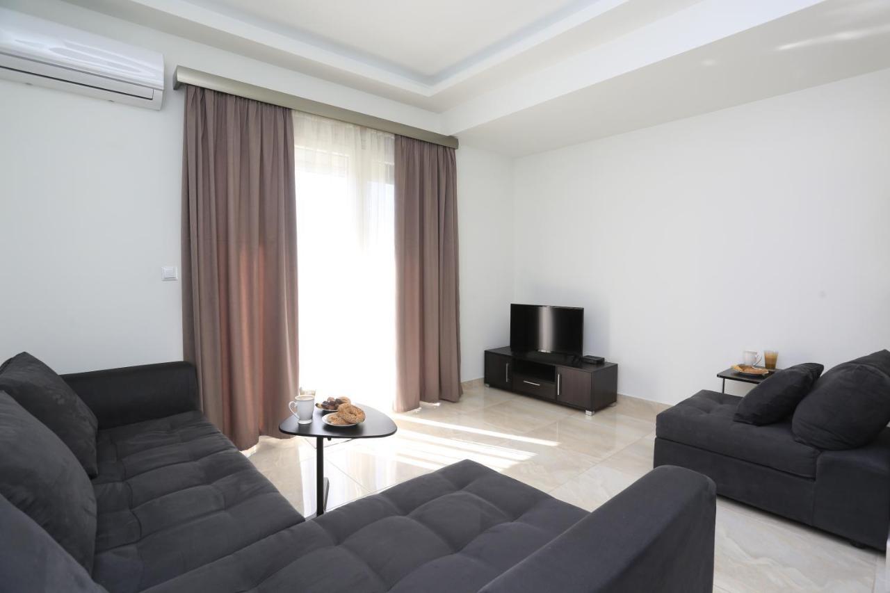 Saint Dimitris Center Sea View Apartment *